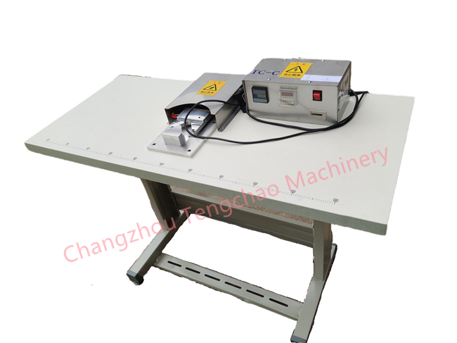 N95 Mask Aluminium Nose Clip Heating Machine_副本.jpg